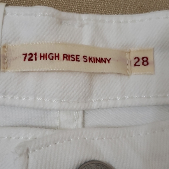 Levi's  High-Rise Skinny Ankle  Jeans - Picture 7 of 8